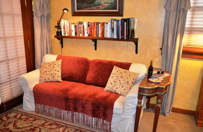 Rose Court Cottage Living Area (Sofa Bed)